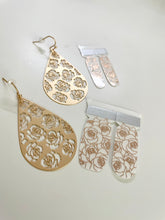 Load image into Gallery viewer, Gilded Roses Nail Wraps