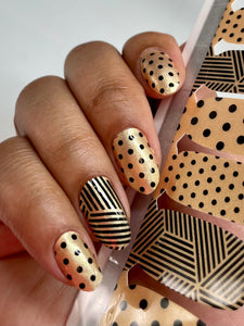 Golden Geometric Nail Wrap